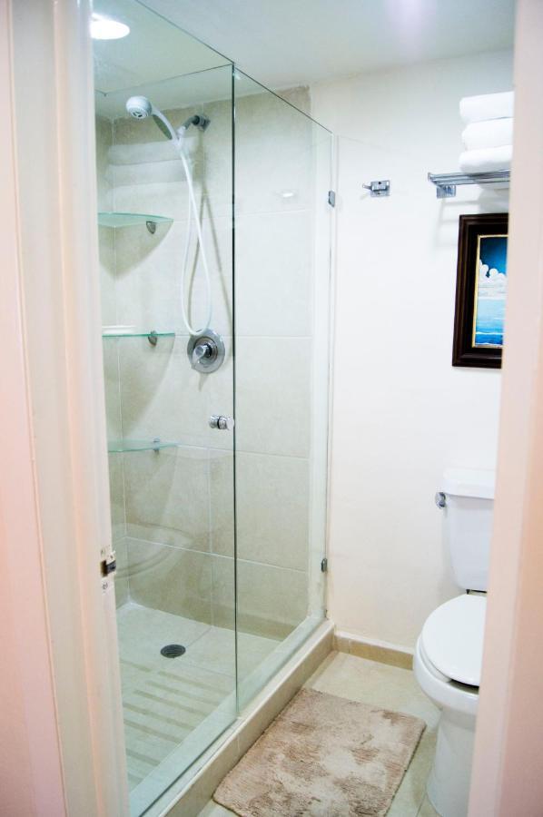 Cancun Beachfront Condo ภายนอก รูปภาพ