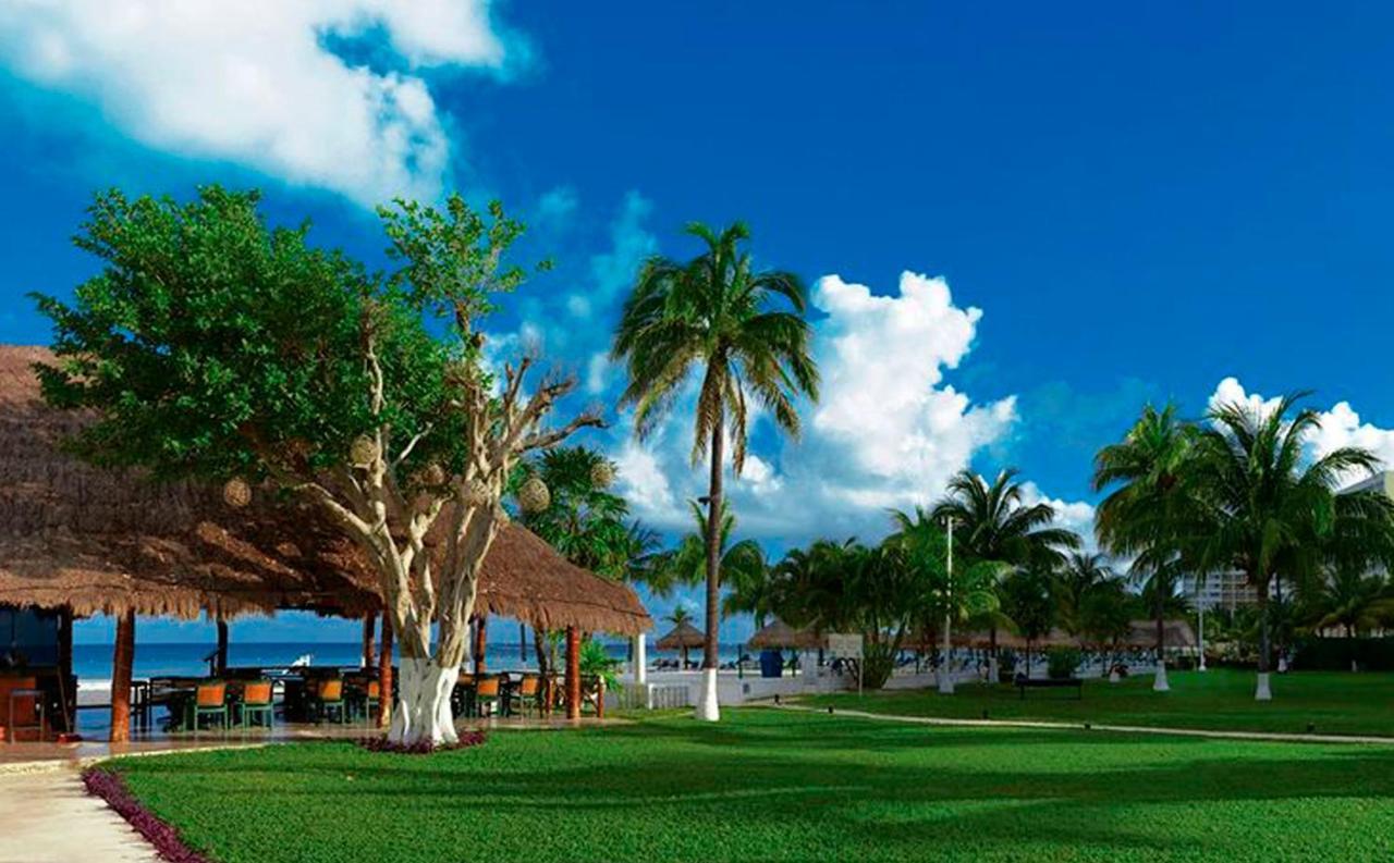 Cancun Beachfront Condo ภายนอก รูปภาพ